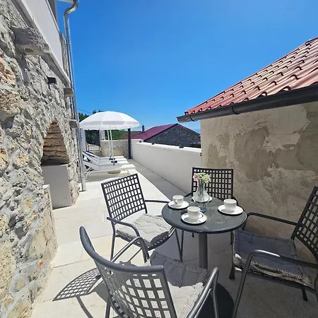 Lokvica House With Pool